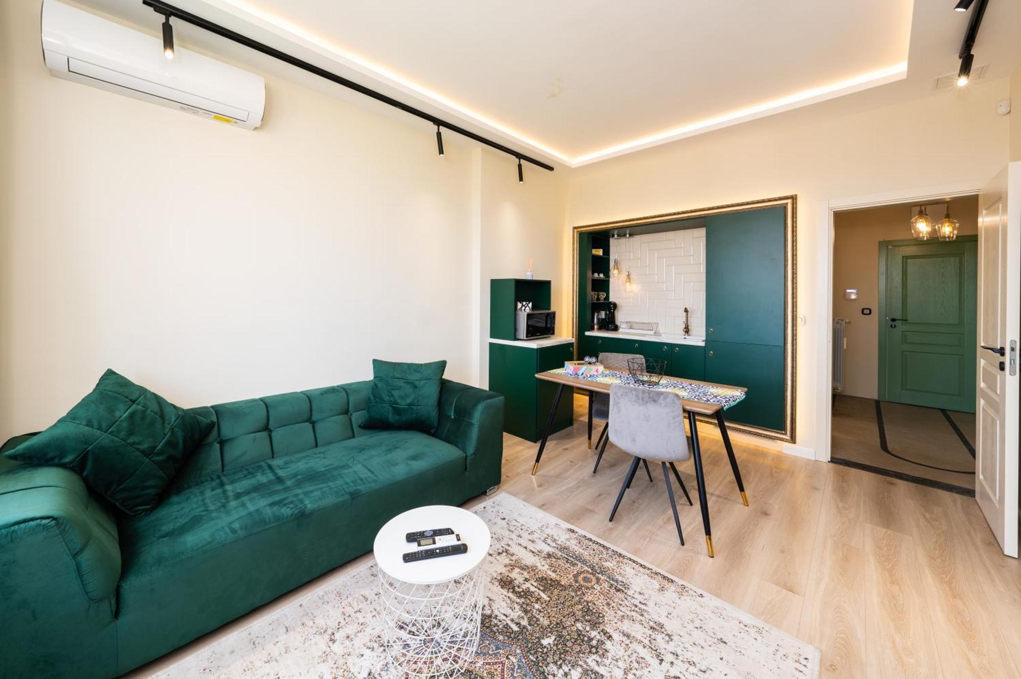 Heart Of The City Center Lux Apartment2 With View Sofia Exterior photo